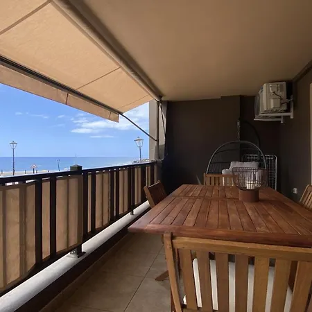La Ola Appartement *